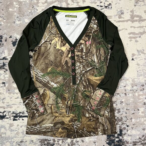 UNDER ARMOUR Scent Control Cold Gear Camo Top Women MEDIUM Hunting Fitted V-Neck - Picture 1 of 10